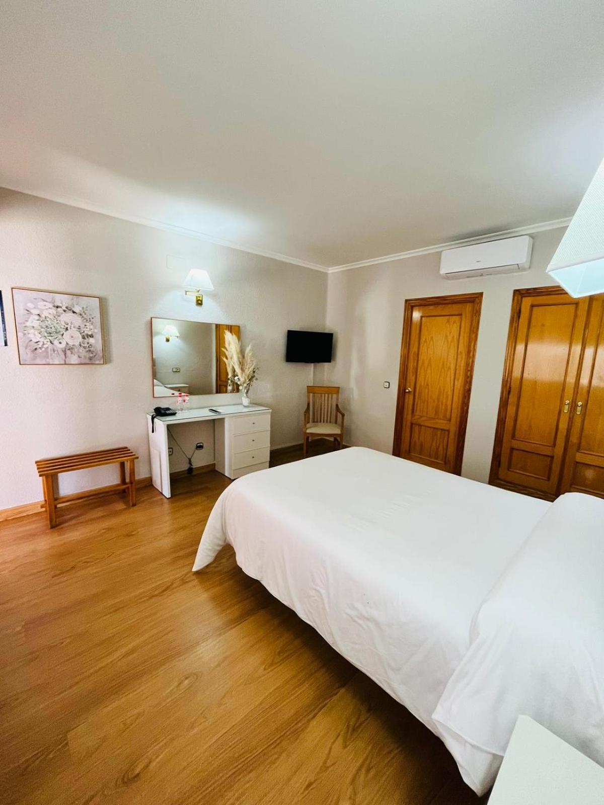 Hotel Salvador Bailén Buitenkant foto