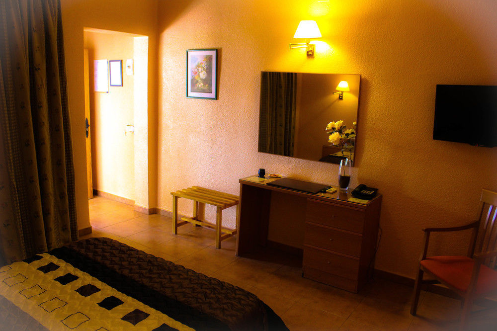 Hotel Salvador Bailén Buitenkant foto