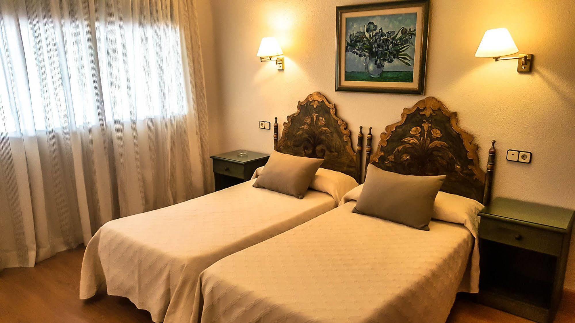 Hotel Salvador Bailén Buitenkant foto